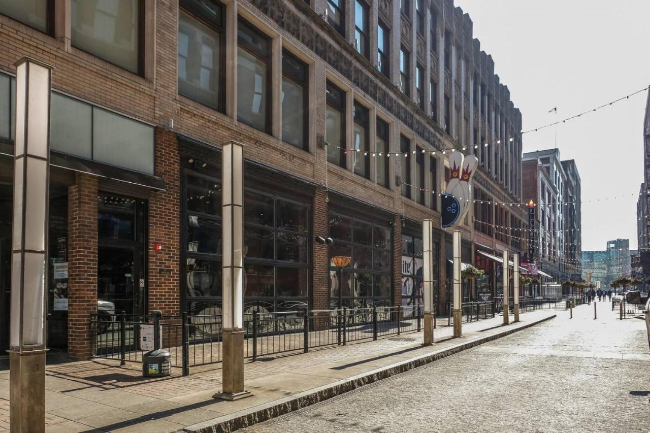 Frontdesk 2015 East 4Th Street Apts Downtown Cleveland Leilighet Eksteriør bilde