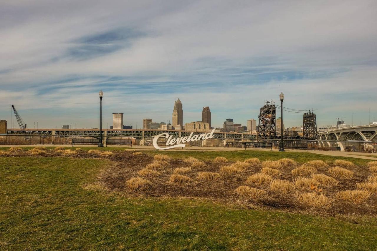 Frontdesk 2015 East 4Th Street Apts Downtown Cleveland Leilighet Eksteriør bilde